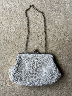 Unbranded Ivory Crochet Lace Evening Bag w/ Dark Gold Kiss Lock & Handle - VGUC